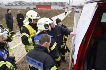 FFW-Ubung GUTEX-Hallen 26-11-2016 (10).JPG