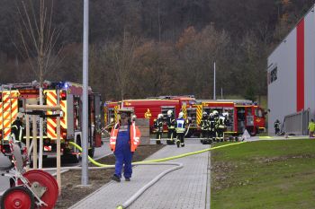 FFW-Ubung GUTEX-Hallen 26-11-2016 (2).JPG