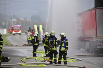 FFW-Ubung GUTEX-Hallen 26-11-2016 (41).JPG